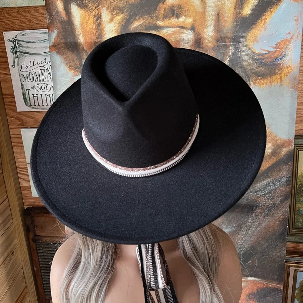 Black Ribboned Rancher - Picture 5 of 12